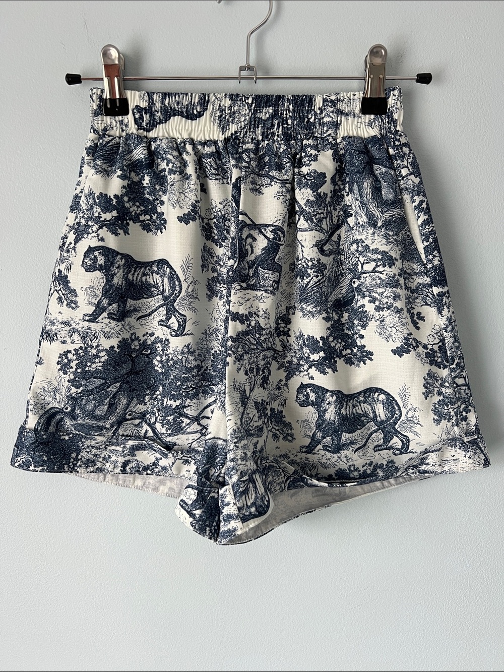 Commense blue and white Toile de Jouy Shorts, XS - Picture 3 of 6